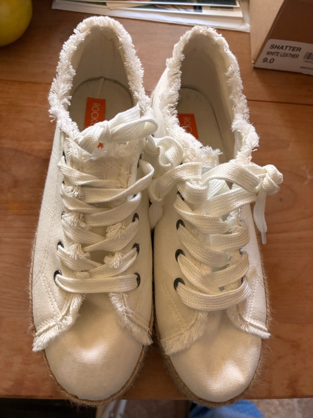 Rocket Dog Marisol White Frayed Canvas Sneakers Sz 9.5